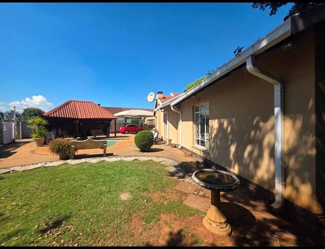 4 BEDROOM HOUSE FOR SALE IN PARKRAND